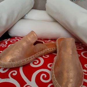 Serra Metallic Gold Toned Slides, Size 8